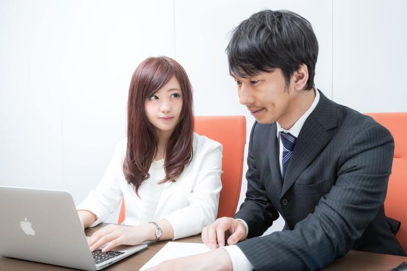 奥手男性との社内恋愛