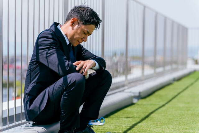 恋愛に消極的な男性が悩んでいる
